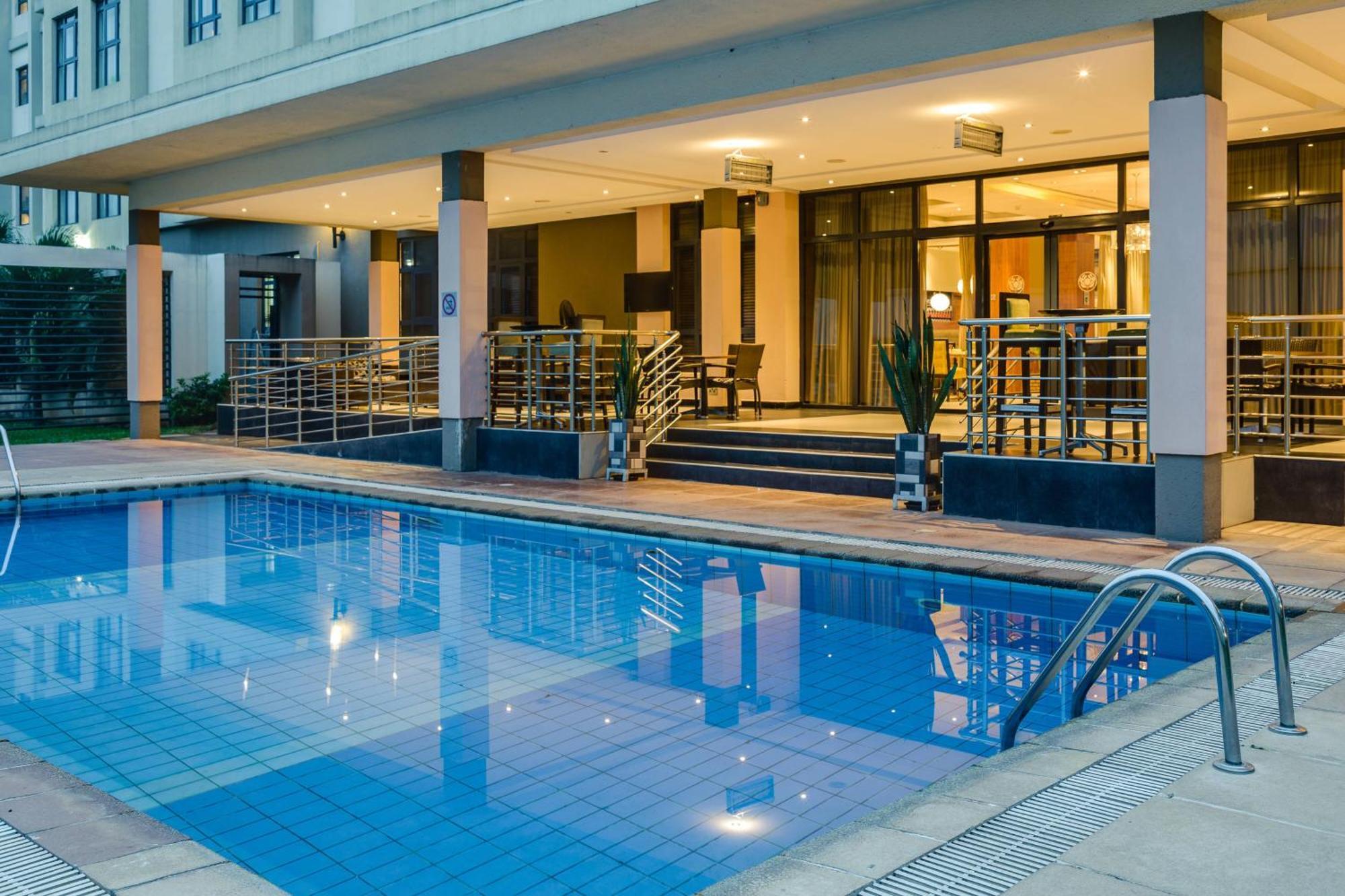 Protea Hotel By Marriott Benin City Select Emotan Экстерьер фото