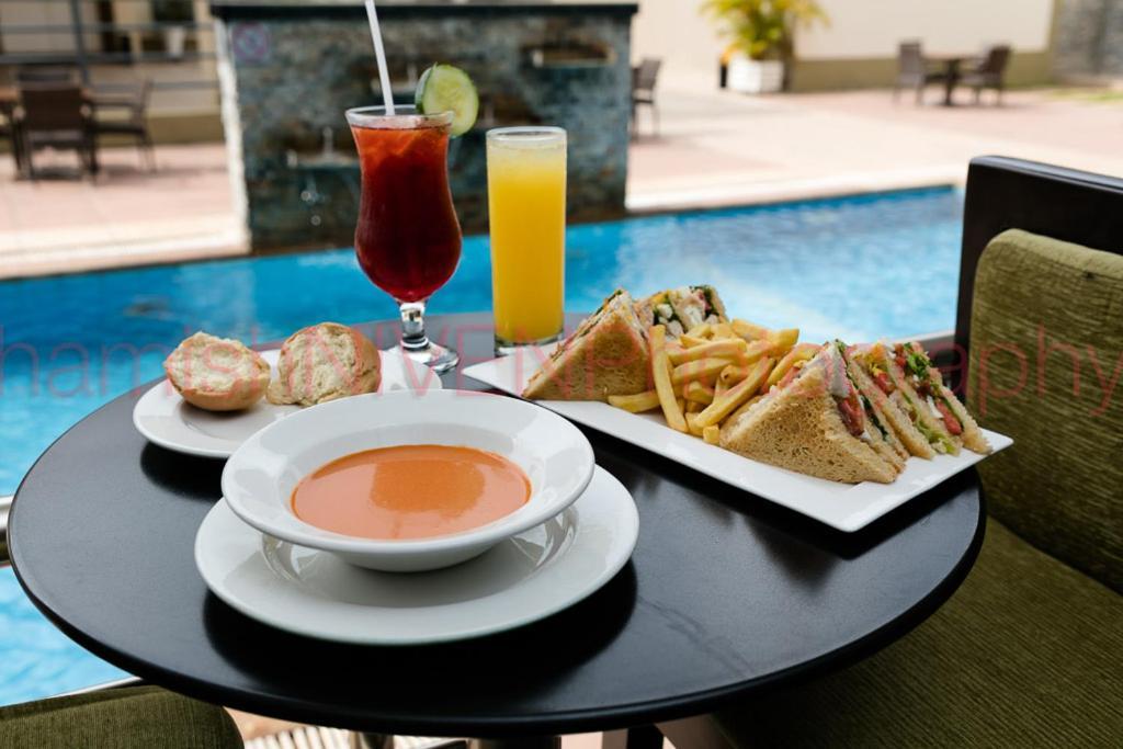 Protea Hotel By Marriott Benin City Select Emotan Экстерьер фото
