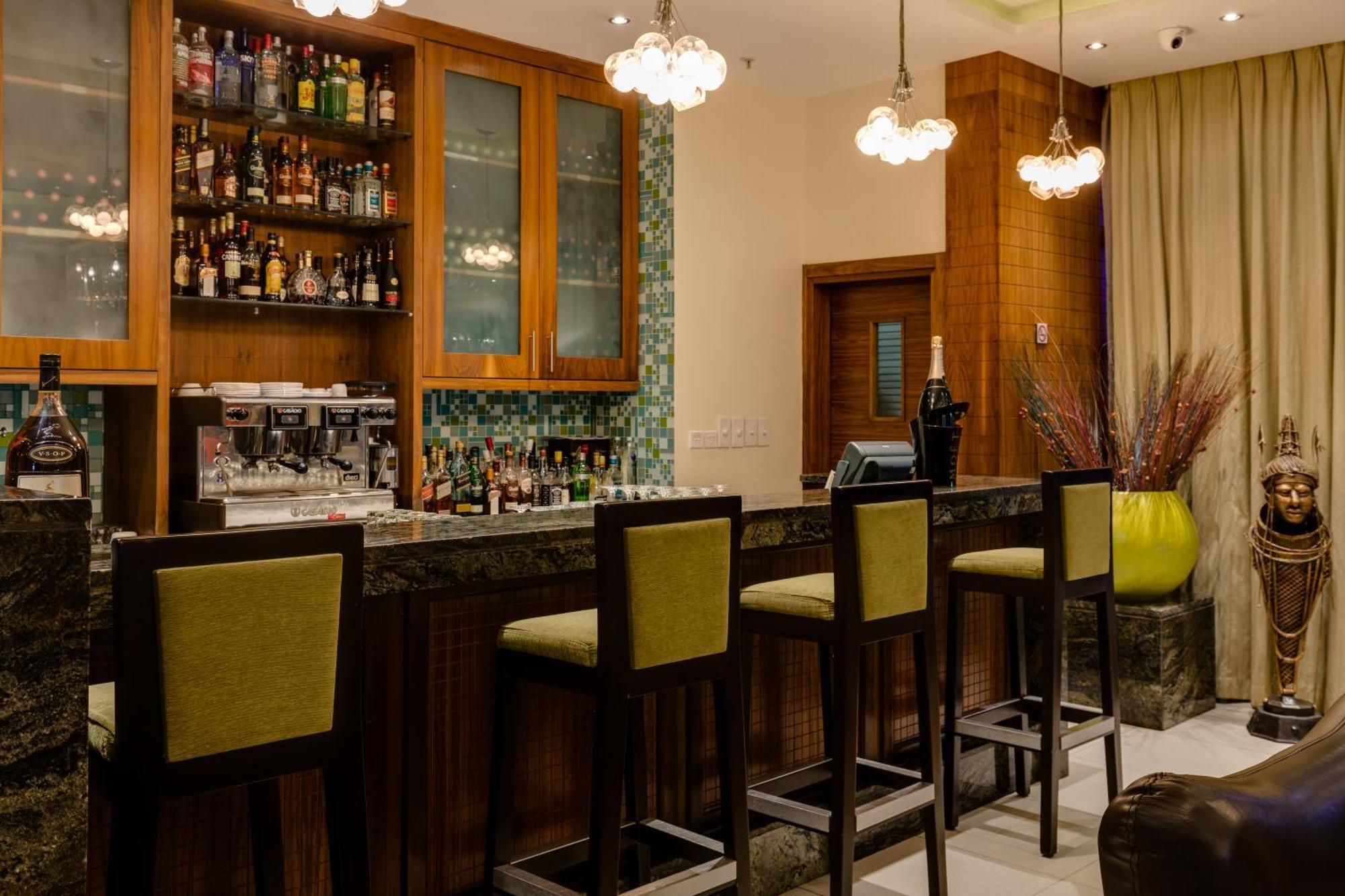 Protea Hotel By Marriott Benin City Select Emotan Экстерьер фото