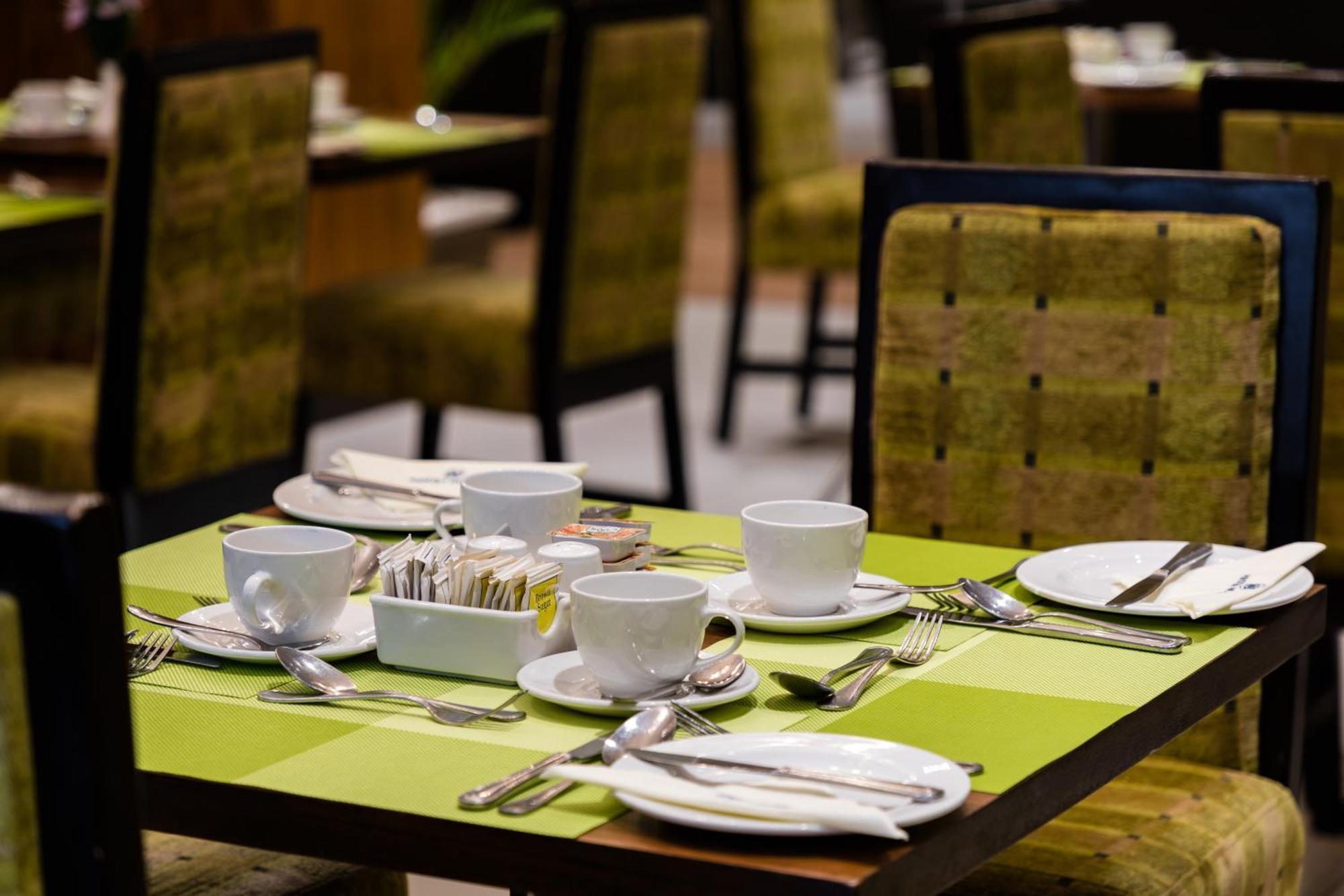 Protea Hotel By Marriott Benin City Select Emotan Экстерьер фото