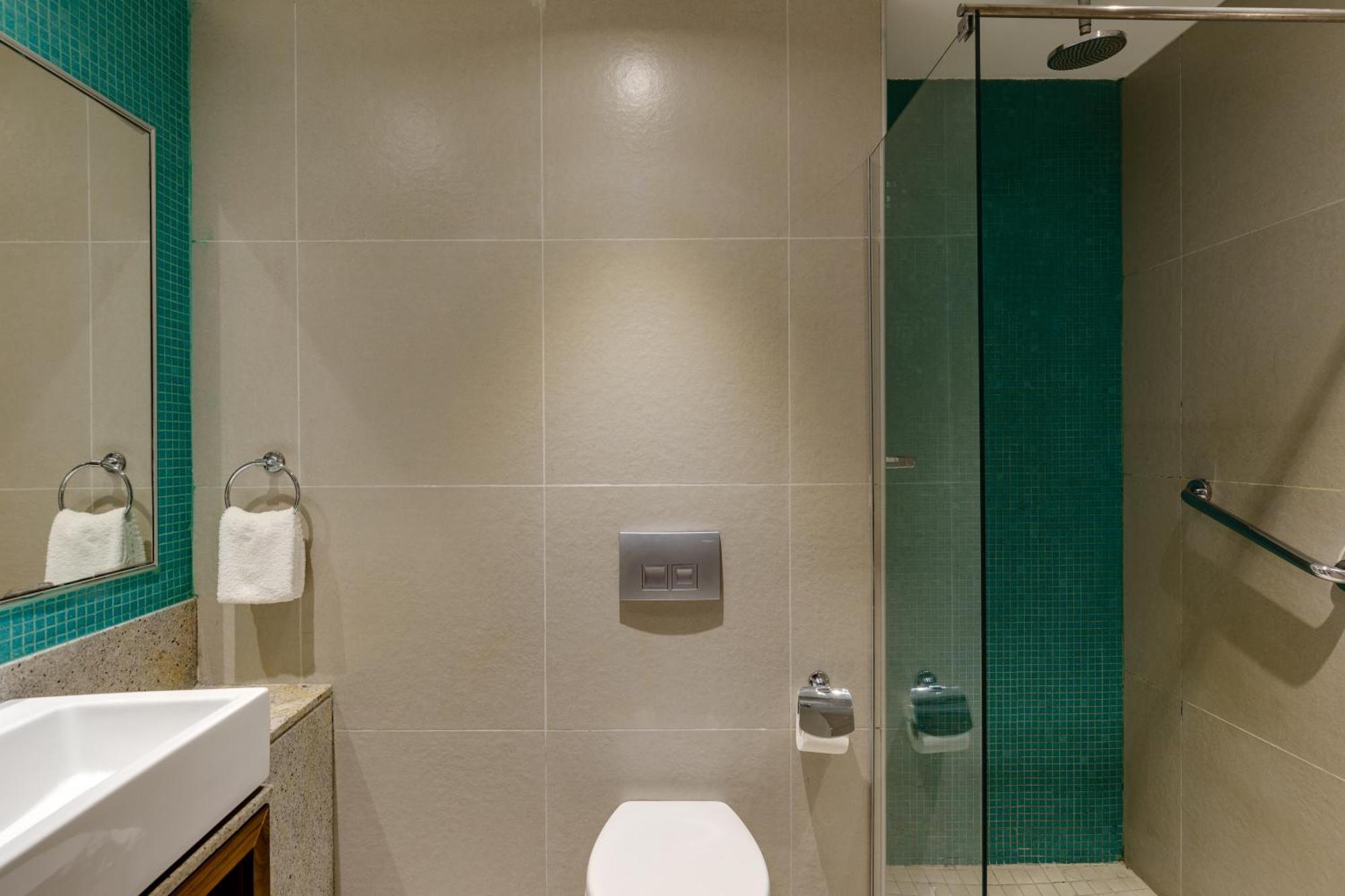Protea Hotel By Marriott Benin City Select Emotan Экстерьер фото