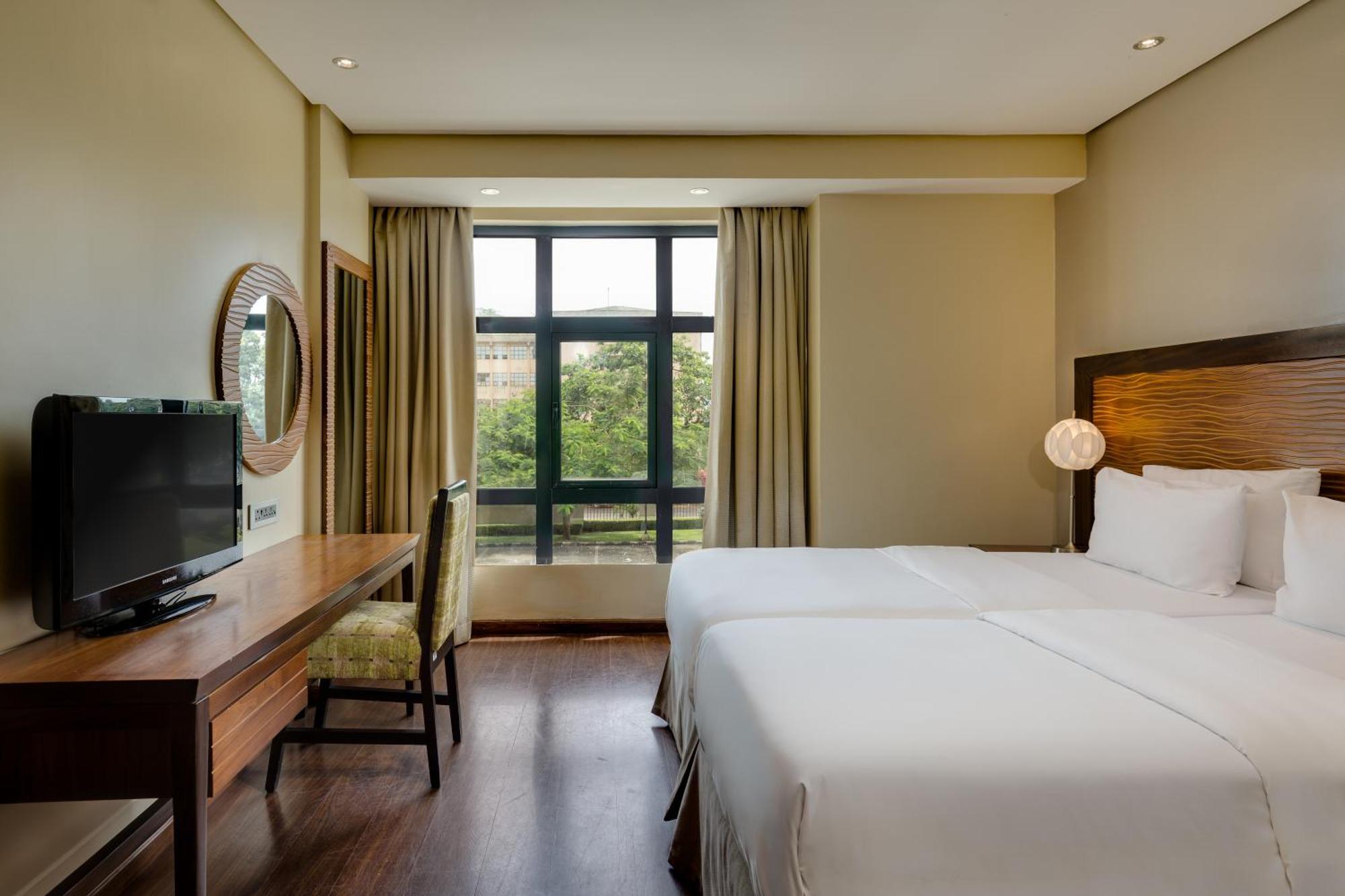 Protea Hotel By Marriott Benin City Select Emotan Экстерьер фото