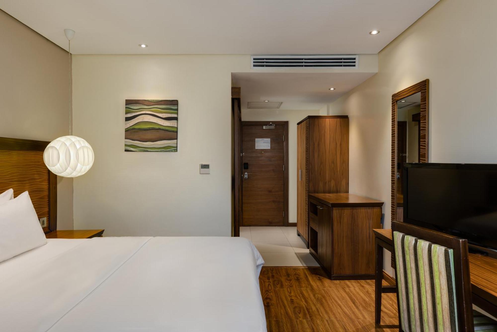 Protea Hotel By Marriott Benin City Select Emotan Экстерьер фото